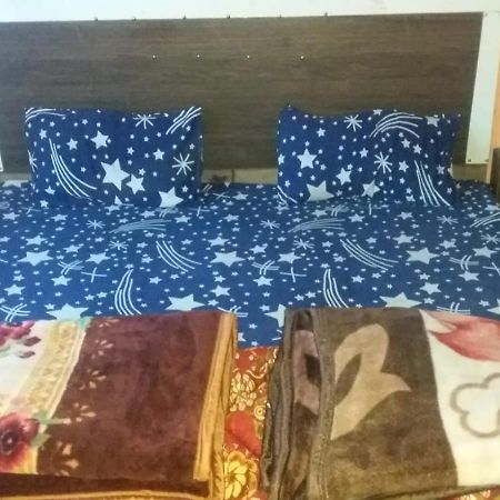 Spot On Sharma'S Kitchen & Home Stay Bajaura Esterno foto