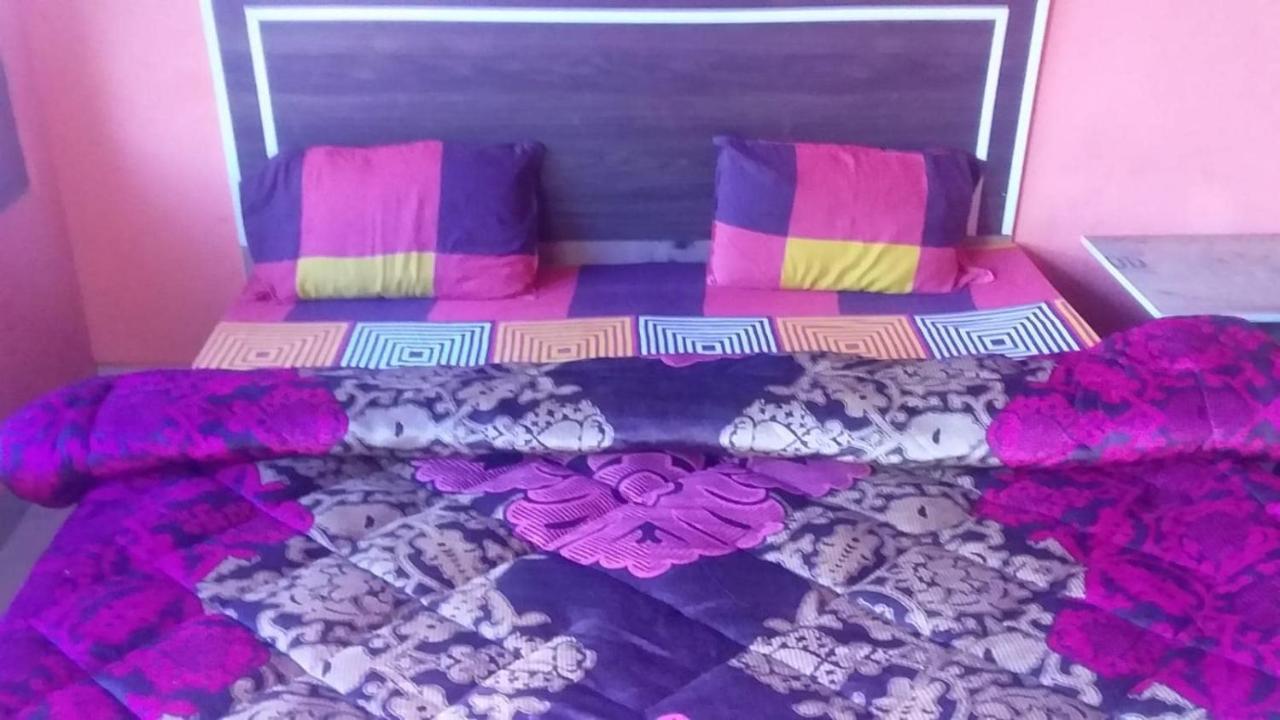 Spot On Sharma'S Kitchen & Home Stay Bajaura Esterno foto