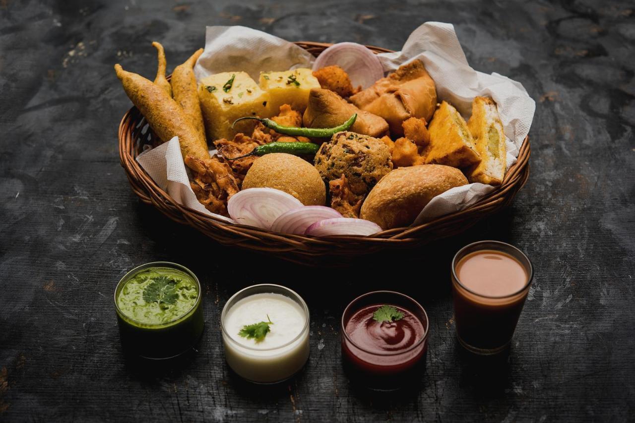 Spot On Sharma'S Kitchen & Home Stay Bajaura Esterno foto