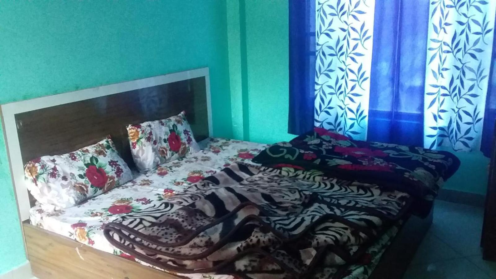 Spot On Sharma'S Kitchen & Home Stay Bajaura Esterno foto
